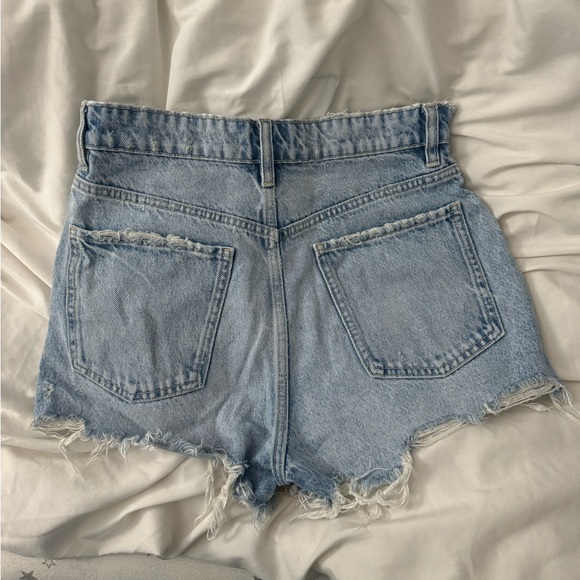 Women’s Zara Denim Shorts - Picture 3 of 5